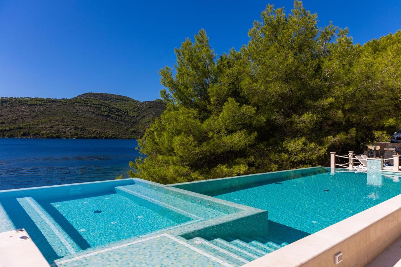 Beachfront Villa Brulupes In Secluded Bay Konstari エクステリア 写真