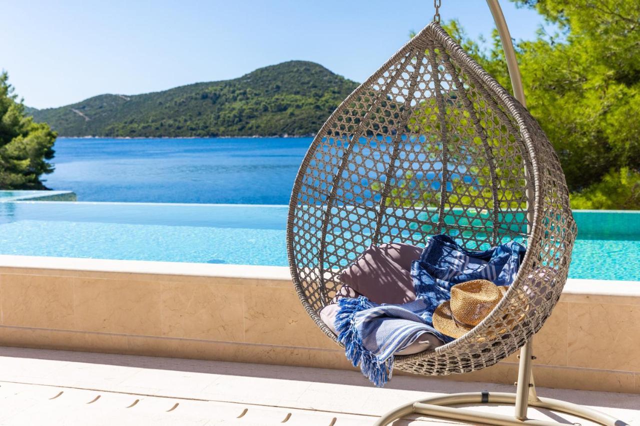 Beachfront Villa Brulupes In Secluded Bay Konstari エクステリア 写真