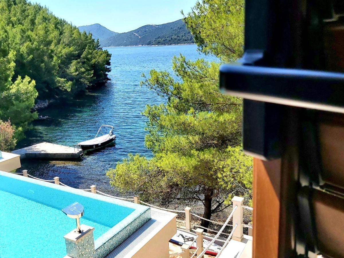 Beachfront Villa Brulupes In Secluded Bay Konstari エクステリア 写真