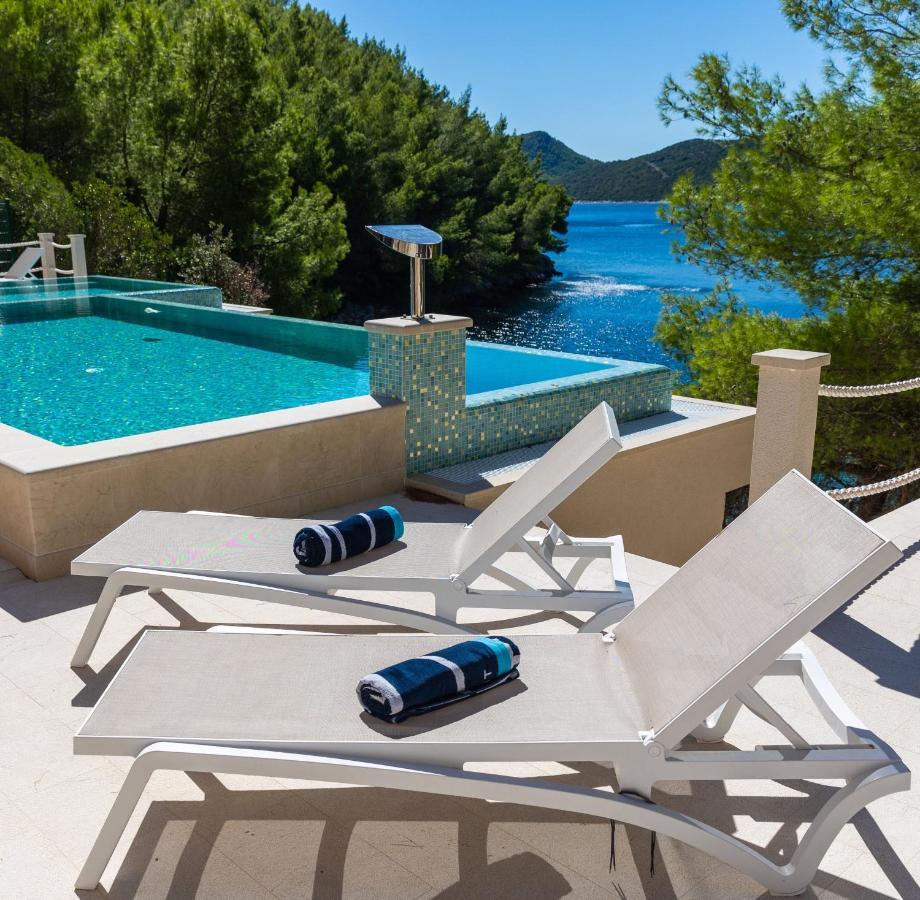 Beachfront Villa Brulupes In Secluded Bay Konstari エクステリア 写真
