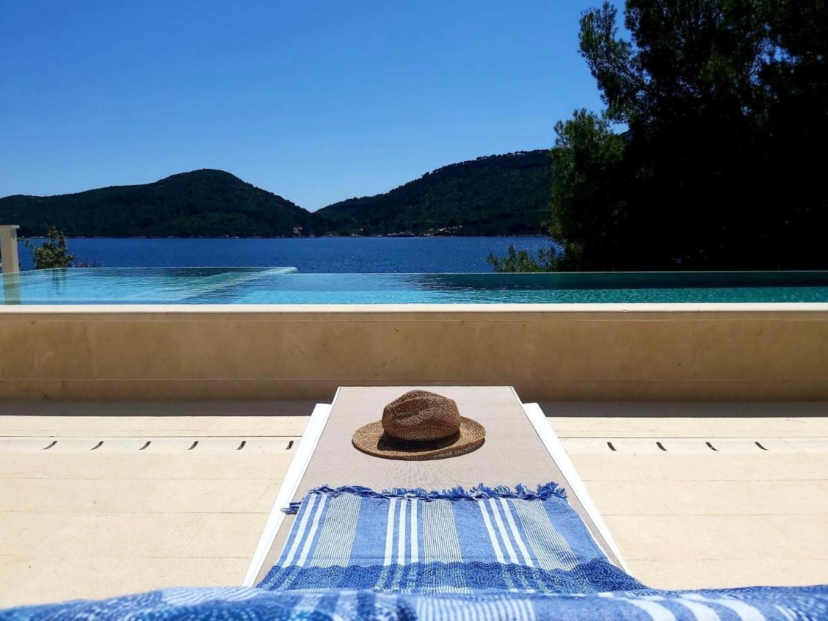 Beachfront Villa Brulupes In Secluded Bay Konstari エクステリア 写真
