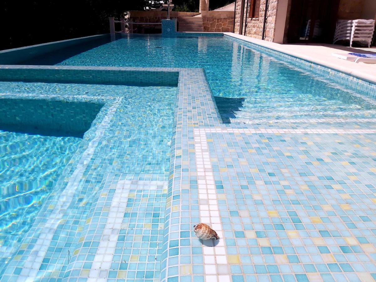 Beachfront Villa Brulupes In Secluded Bay Konstari エクステリア 写真