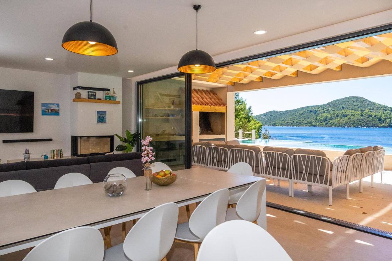 Beachfront Villa Brulupes In Secluded Bay Konstari エクステリア 写真