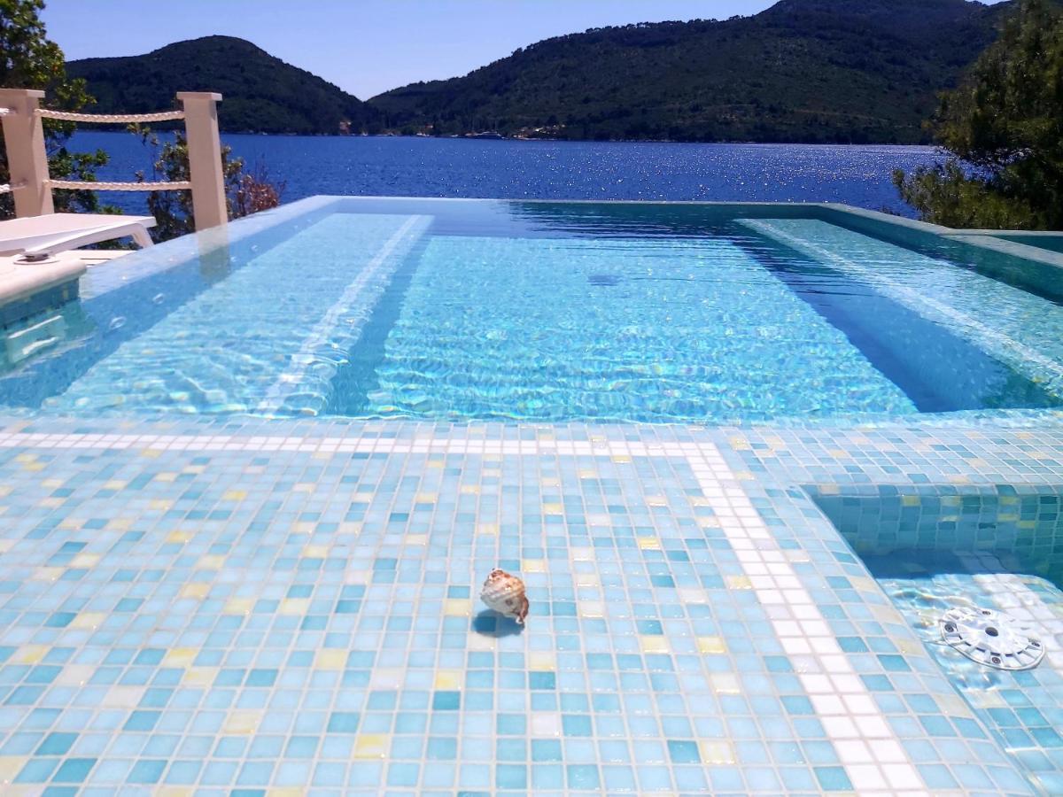 Beachfront Villa Brulupes In Secluded Bay Konstari エクステリア 写真