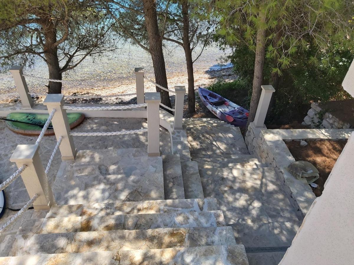 Beachfront Villa Brulupes In Secluded Bay Konstari エクステリア 写真