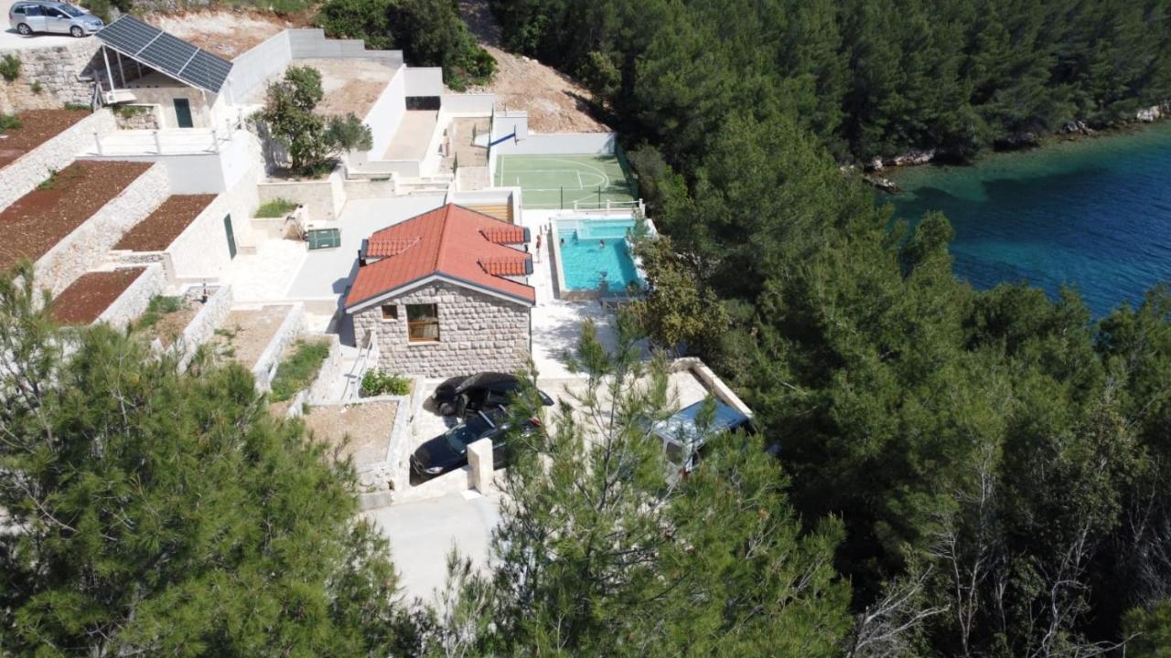 Beachfront Villa Brulupes In Secluded Bay Konstari エクステリア 写真