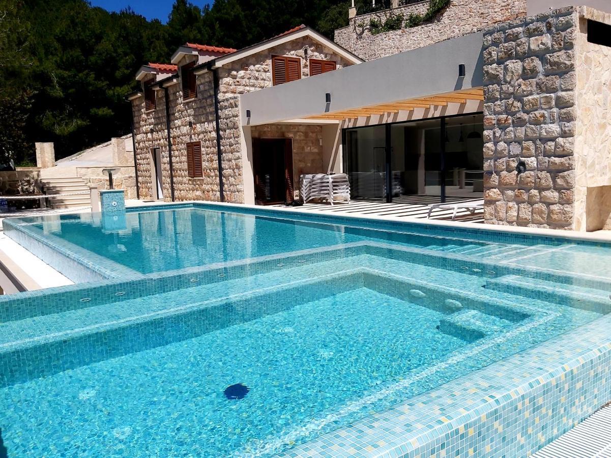 Beachfront Villa Brulupes In Secluded Bay Konstari エクステリア 写真