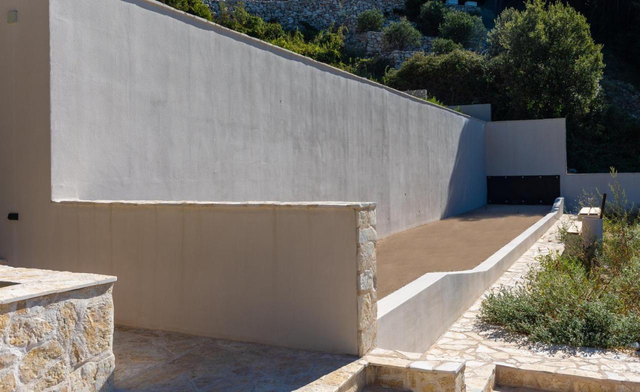 Beachfront Villa Brulupes In Secluded Bay Konstari エクステリア 写真