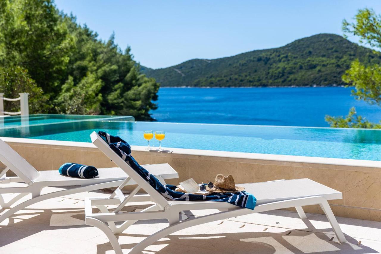 Beachfront Villa Brulupes In Secluded Bay Konstari エクステリア 写真
