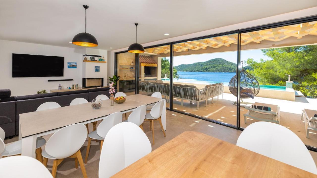 Beachfront Villa Brulupes In Secluded Bay Konstari エクステリア 写真