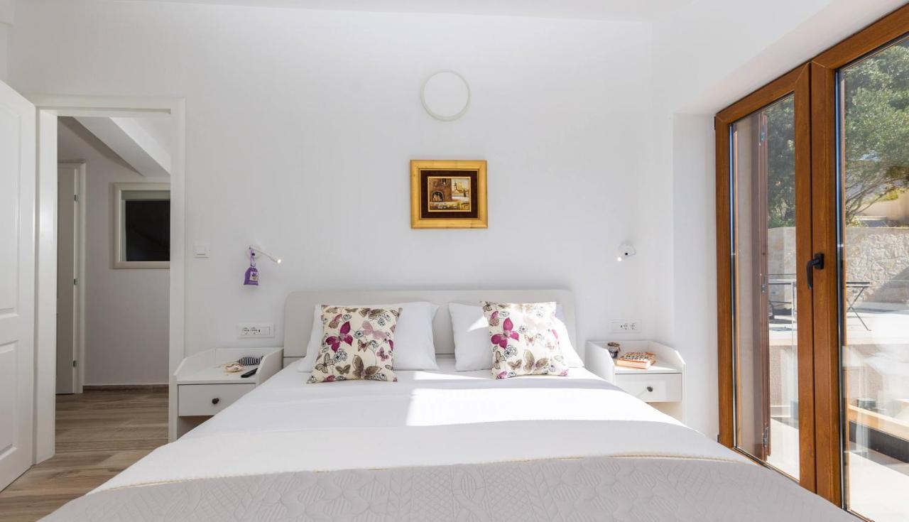 Beachfront Villa Brulupes In Secluded Bay Konstari エクステリア 写真