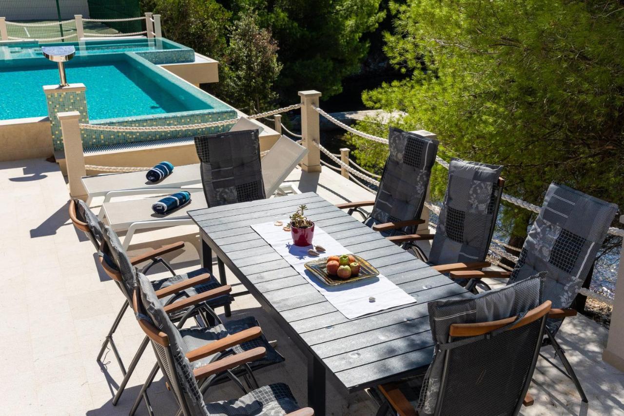 Beachfront Villa Brulupes In Secluded Bay Konstari エクステリア 写真