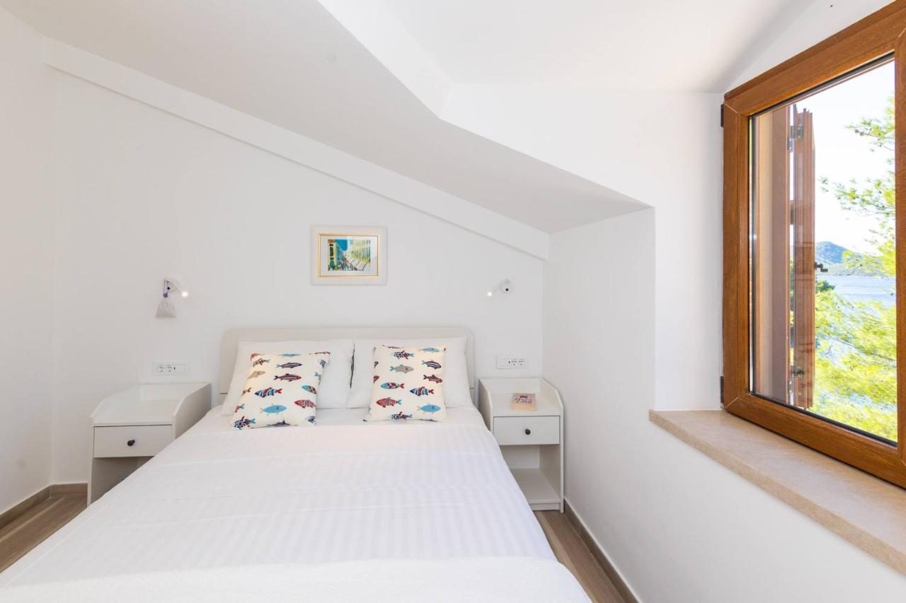 Beachfront Villa Brulupes In Secluded Bay Konstari エクステリア 写真